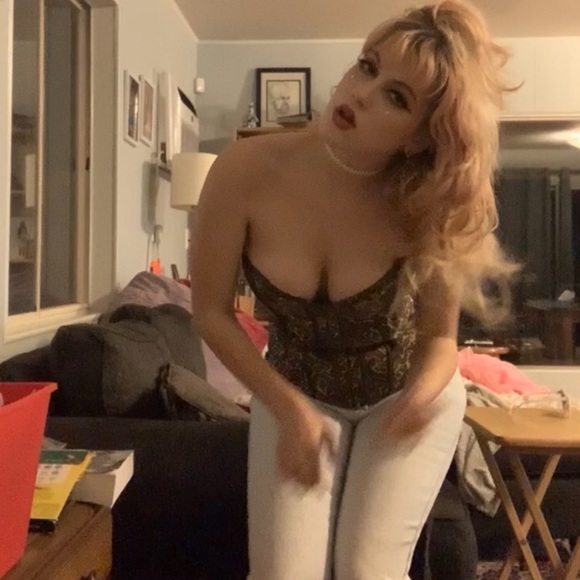 Green corset - Picture 7 of 7